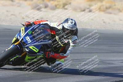 media/Jan-10-2025-CVMA Friday Practice (Fri) [[489e0da257]]/Group 4 and Trackday/Session 2 (Turn 4 Inside)/